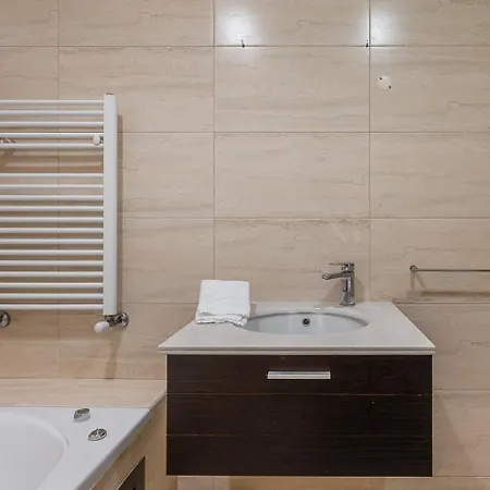 Guestready - The Aquatic Life Of *