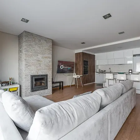 Guestready - The Aquatic Life Of * Fão