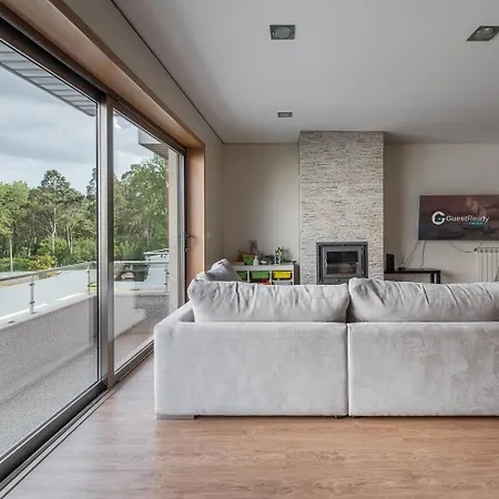 Guestready - The Aquatic Life Of * Fão